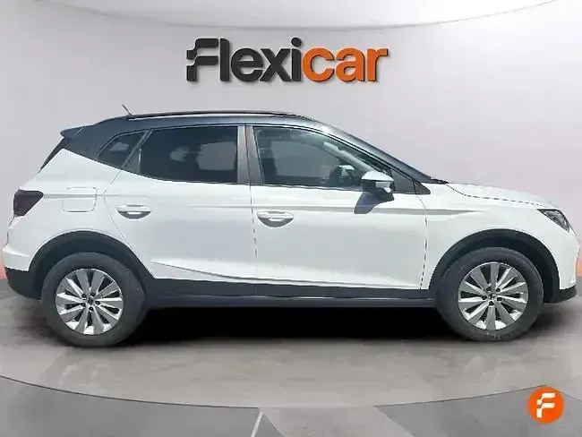 Usado Seat Arona Reference 95 CV (69 kW) 2023 Blanco SUV