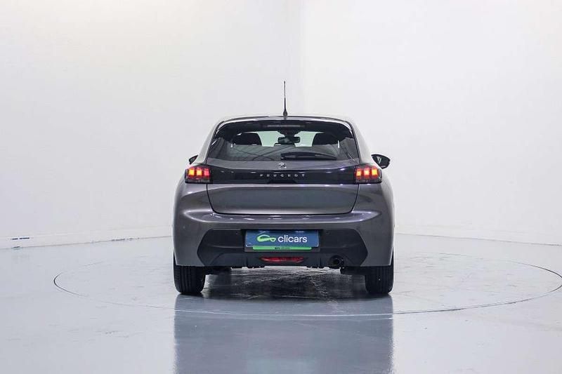 Usado Peugeot 208 Active 102 CV (75 kW) 2021 Gris Utilitario