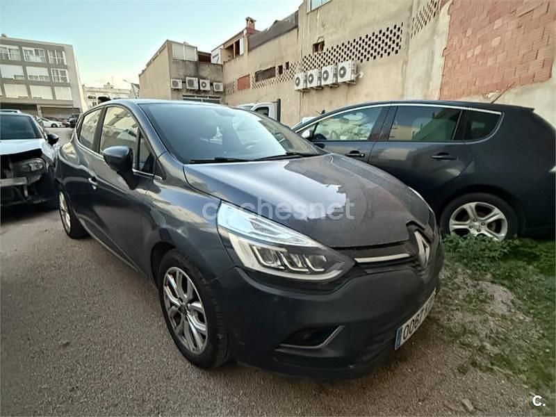 Gris / plata Usado 2017 Renault Clio IV LIMITED Berlina | 12.500 € (Caro) - Imagen 1/4
