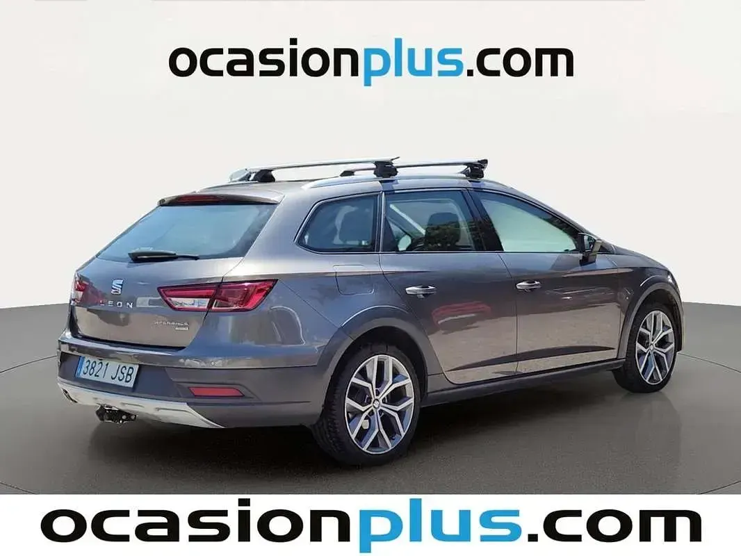 Usado Seat Leon 4Drive 150 CV (110 kW) 2016 Gris SUV