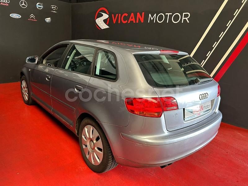 Usado Audi A3 Ambiente 105 CV (77 kW) 2005 Gris / plata Berlina