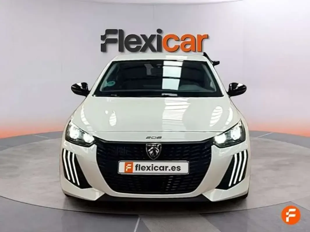 Usado Peugeot 208 Style 101 CV (74 kW) 2024 Blanco Utilitario