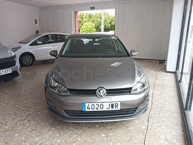 Usado VW Golf VII Advance 110 CV (80 kW) 2017 Gris / plata Berlina