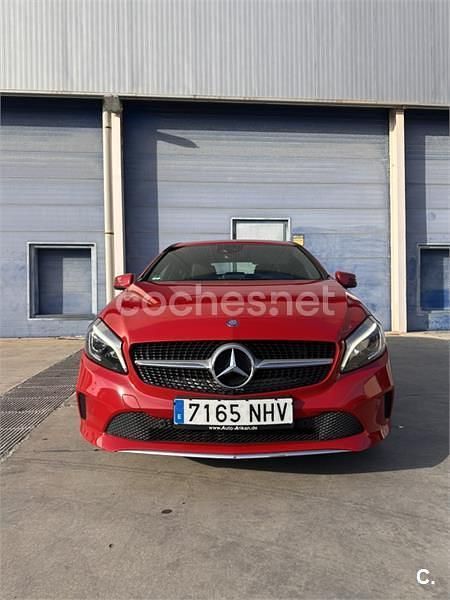 Usado Mercedes A180 122 CV (89 kW) 2016 Rojo Berlina
