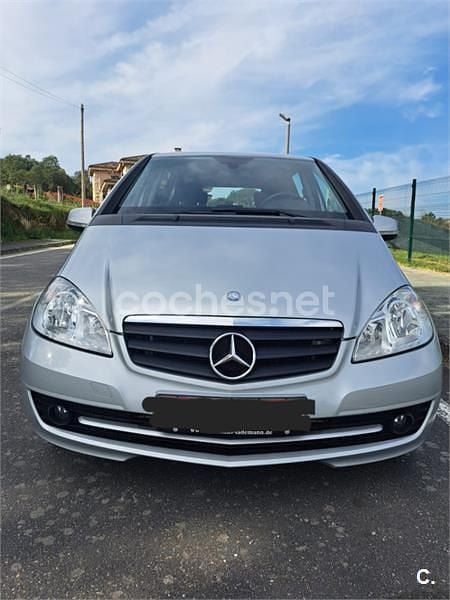 Usado Mercedes A200 Avantgarde 140 CV (102 kW) 2012 Gris / plata Utilitario