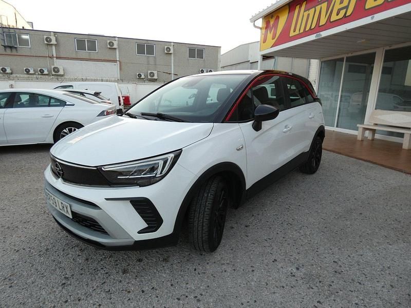 Usado Opel Crossland GS Line 110 CV (80 kW) 2021 Blanco / negro SUV