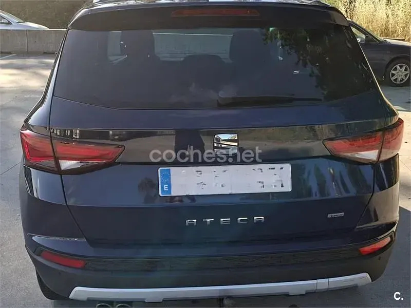 Usado Seat Ateca 4Drive 150 CV (110 kW) 2016 Azul SUV