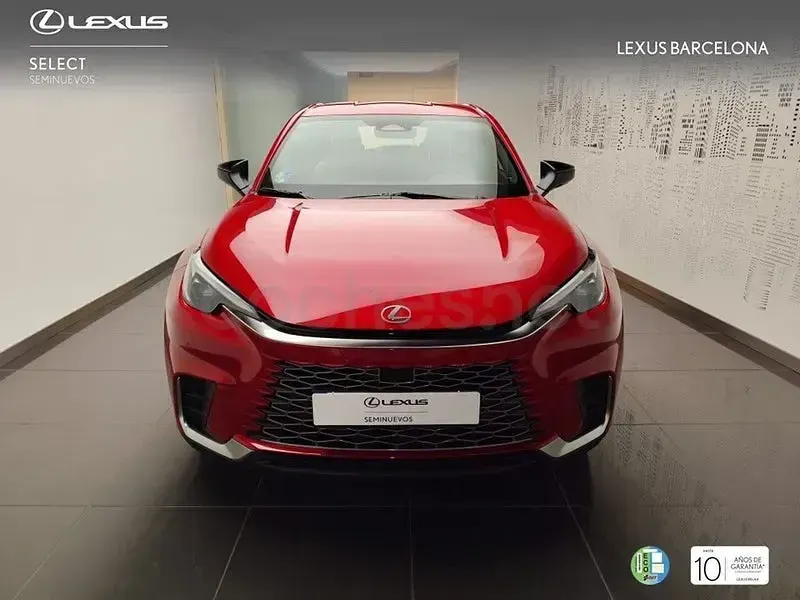 Usado Lexus LBX 136 CV (100 kW) 2025 Rojo SUV