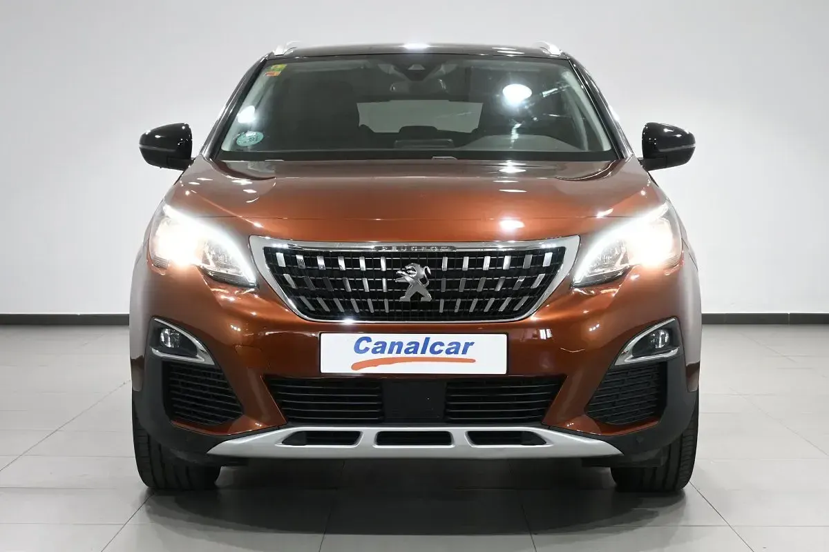 Usado Peugeot 3008 Allure 150 CV (110 kW) 2017 Marrón SUV