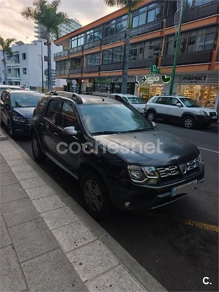 Usado Dacia Duster Lauréate 125 CV (91 kW) 2016 Negro SUV