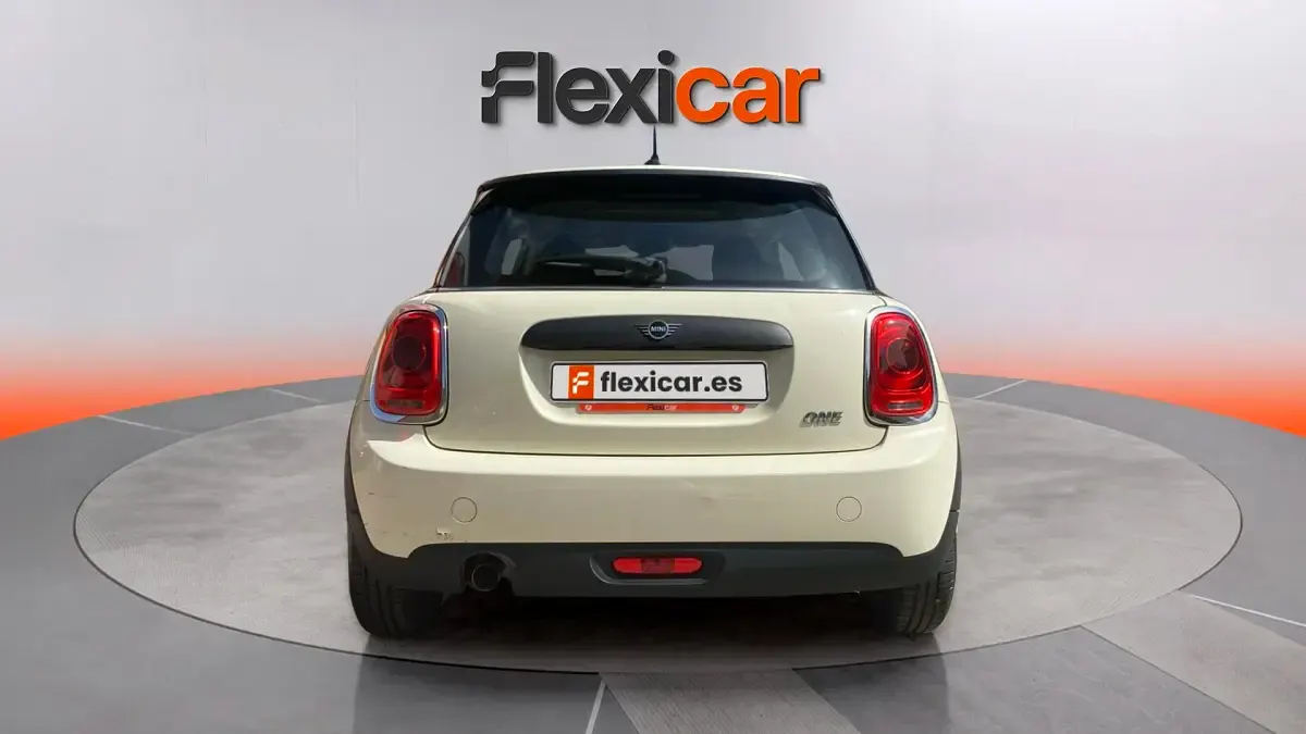 Usado Mini ONE 102 CV (75 kW) 2019 Blanco Utilitario