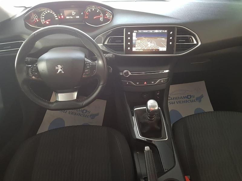Usado Peugeot 308 Business-Line 120 CV (88 kW) 2016 Plata Utilitario