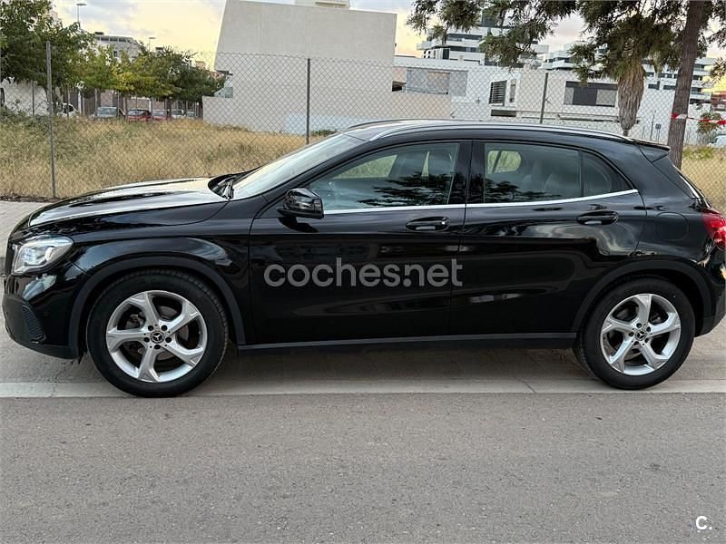 Usado Mercedes GLA180 122 CV (89 kW) 2017 Gris / plata SUV