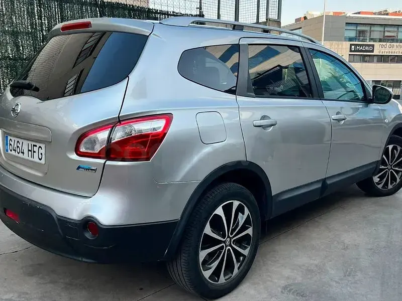 Usado Nissan Qashqai +2 360º 110 CV (80 kW) 2011 Gris / plata SUV