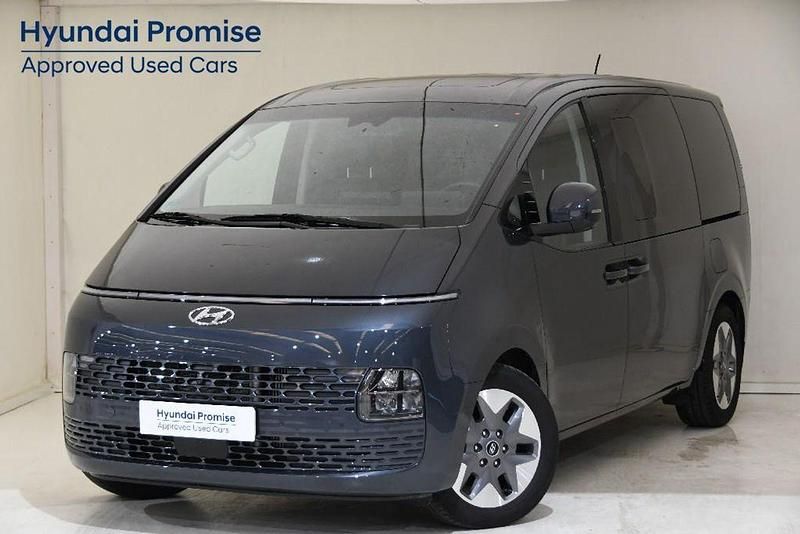 Usado Hyundai Staria Style 177 CV (130 kW) 2023 Gris Monovolumen