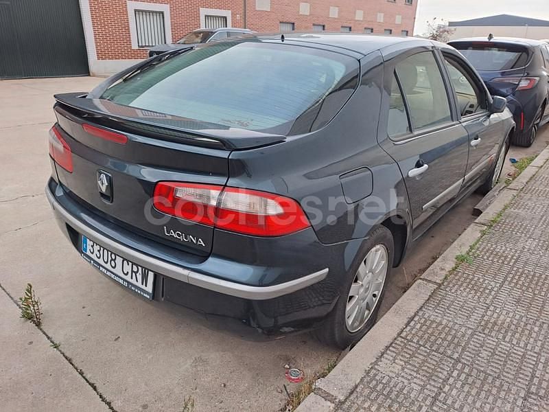 Usado Renault Laguna II Dynamique 150 CV (110 kW) 2004 Verde Berlina