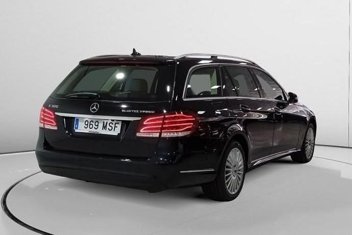 Usado Mercedes E300 231 CV (169 kW) 2015 Berlina