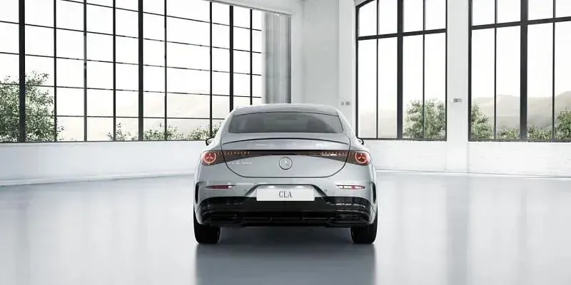 Usado Mercedes CLA180 136 CV (100 kW) 2026 Plata Berlina