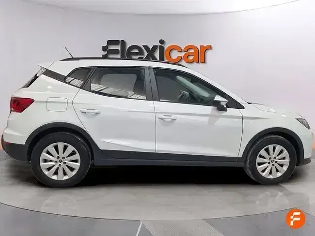 Usado Seat Arona Style 110 CV (80 kW) 2024 Blanco SUV