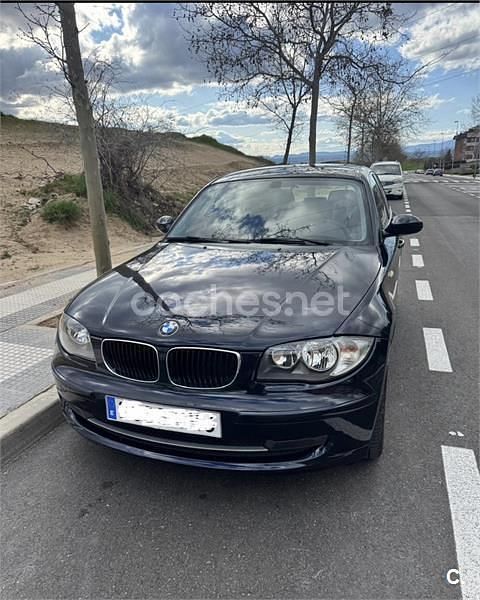Usado BMW 116 122 CV (89 kW) 2010 Negro Utilitario