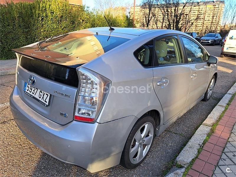 Usado Toyota Prius Advance 136 CV (100 kW) 2010 Gris / plata Utilitario