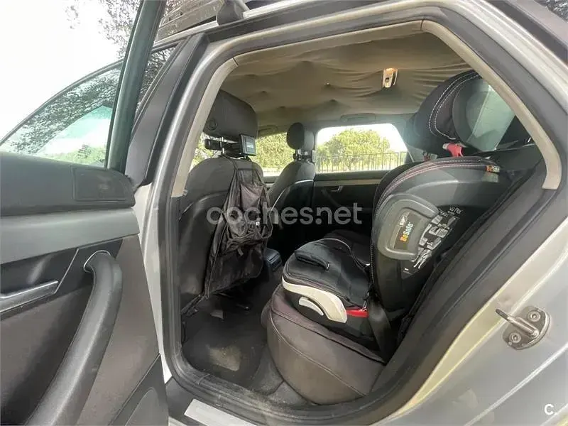 Usado Audi A4 115 CV (84 kW) 2006 Gris / plata Familiar