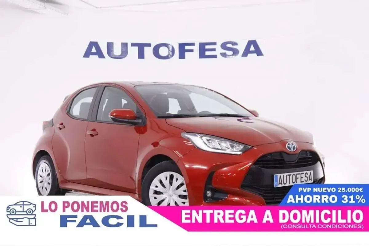 Begagnad Toyota Yaris Hybrid Active 116 HK (85 kW) 2023 Röd Sedan