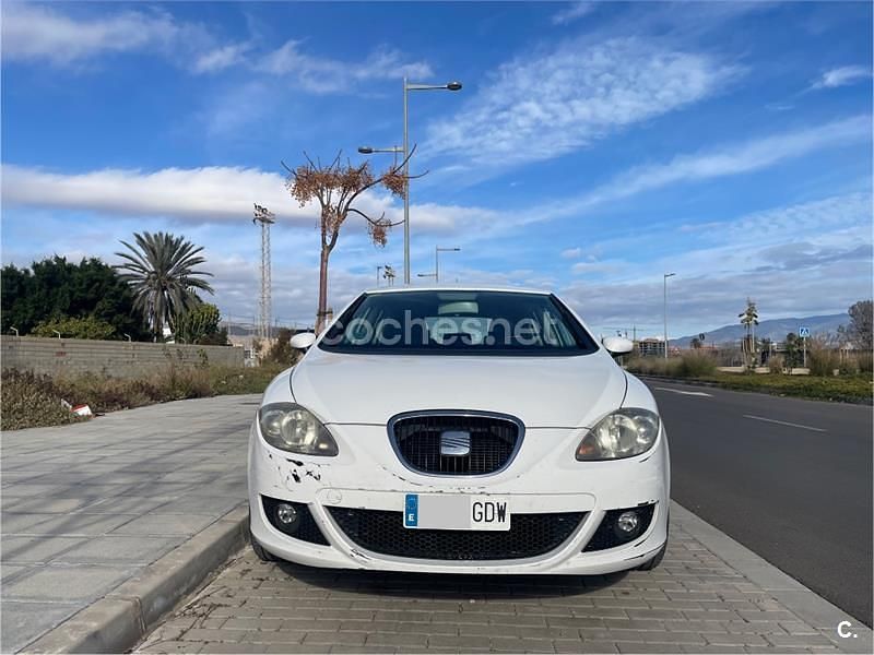 Usado Seat Leon Style 125 CV (91 kW) 2008 Blanco Utilitario