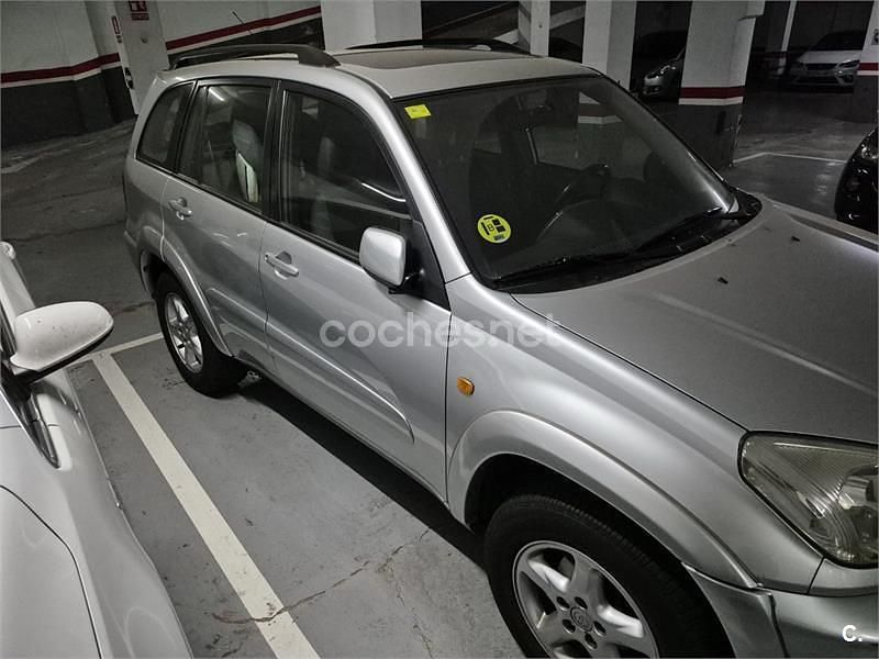 Usado Toyota RAV4 Sol 150 CV (110 kW) 2002 Gris / plata SUV
