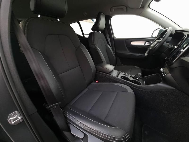 Usado Volvo XC40 Momentum 150 CV (110 kW) 2018 Gris SUV