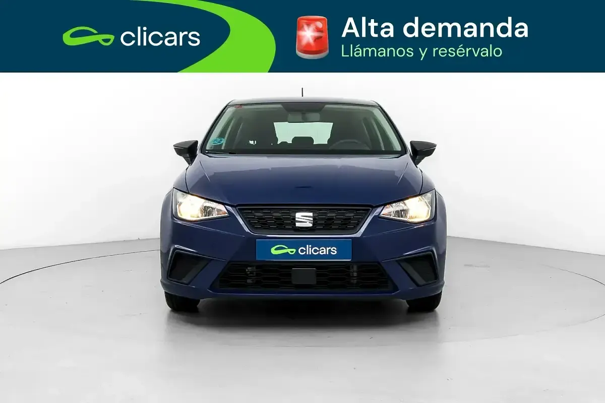 Usado Seat Ibiza Reference 95 CV (69 kW) 2017 Azul Berlina