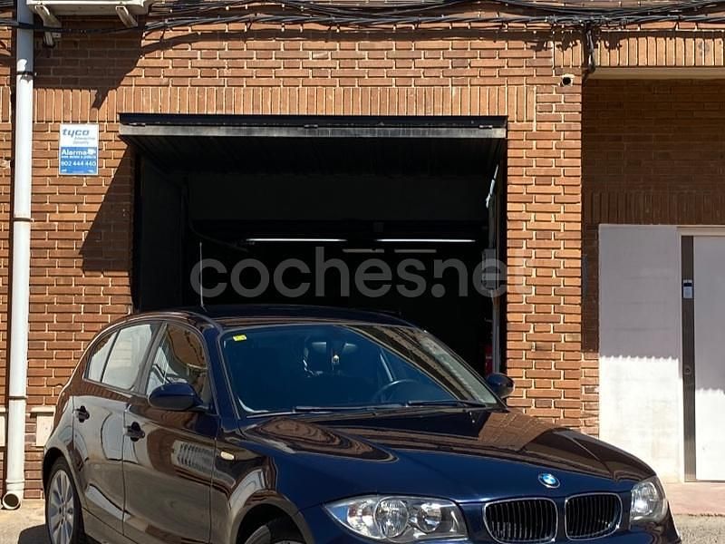Azul Usado 2007 BMW 118 Utilitario | 6490 € (Precio justo) - Imagen 1/4