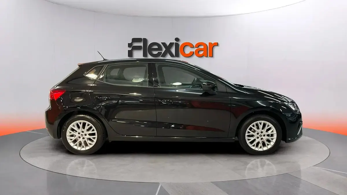 Usado Seat Ibiza FR 116 CV (85 kW) 2024 Negro Utilitario