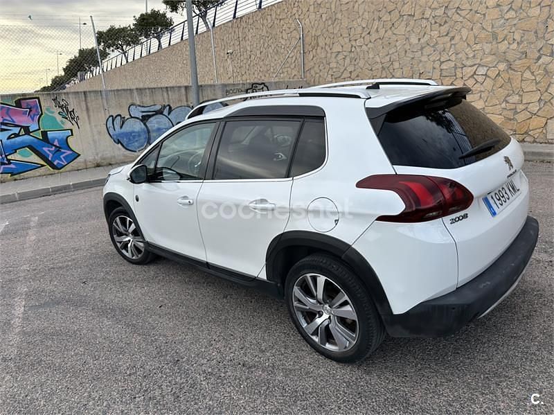 Usado Peugeot 2008 Crossway 120 CV (88 kW) 2018 Blanco SUV