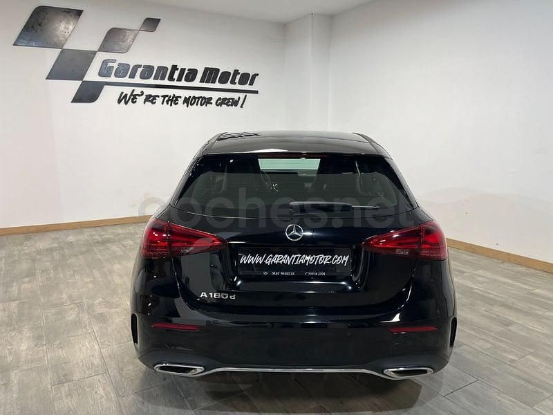 Usado Mercedes A180 116 CV (85 kW) 2023 Negro Berlina