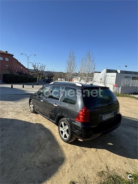 Usado Peugeot 307 110 CV (80 kW) 2005 Negro Familiar