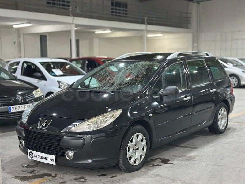 Usado Peugeot 307 110 CV (80 kW) 2006 Negro Familiar