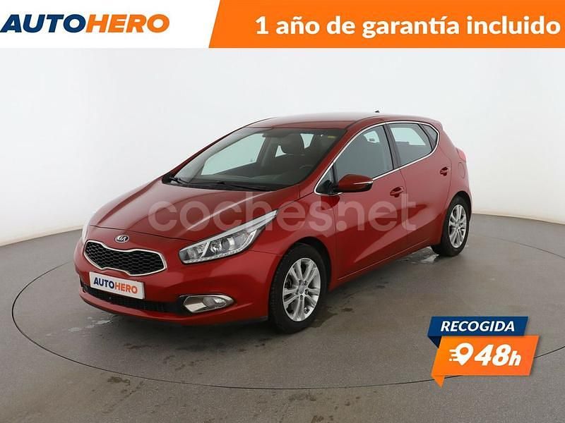 Rojo Usado 2015 Kia Ceed Berlina | 9999 € (Buen precio) - Imagen 1/3