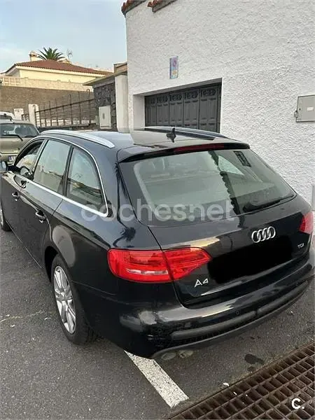 Usado Audi A4 170 CV (125 kW) 2011 Negro Familiar