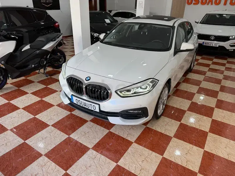 Usado BMW 118 136 CV (100 kW) 2024 Blanco Berlina