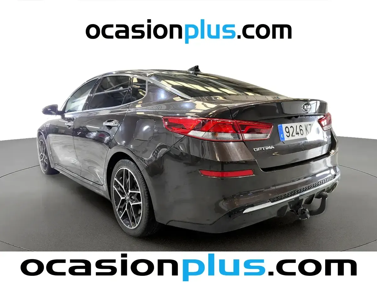 Usado Kia Optima GT-Line 180 CV (132 kW) 2019 Marrón Berlina