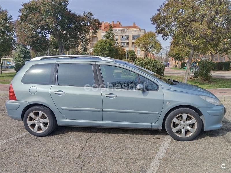 Usado Peugeot 307 110 CV (80 kW) 2006 Verde Familiar
