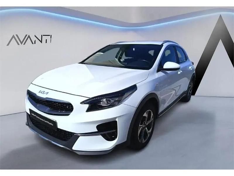 Usado Kia XCeed 136 HP (100 kW) 2022 Branco SUV