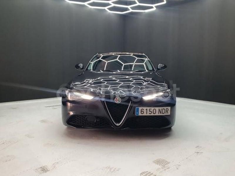 Usado Alfa Romeo Giulia 136 CV (100 kW) 2017 Negro Berlina