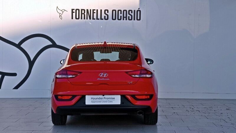 Usado Hyundai i30 120 CV (88 kW) 2018 Rojo