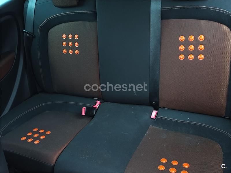 Usado Fiat Grande Punto Sport 130 CV (95 kW) 2006 Naranja Utilitario