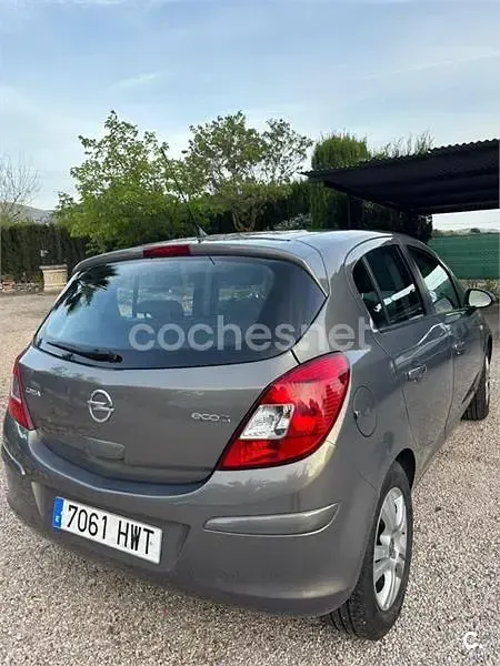 Usado Opel Corsa Selective 75 CV (55 kW) 2014 Gris / plata Utilitario