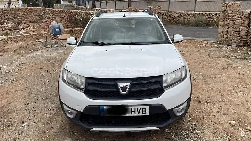 Usado Dacia Sandero Stepway 90 CV (66 kW) 2013 Blanco Berlina