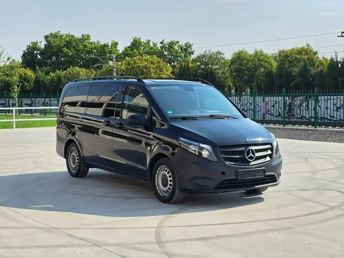 Usado Mercedes Vito 190 CV (139 kW) 2019 Negro Van