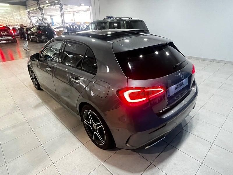 Usado Mercedes A200 150 CV (110 kW) 2022 Gris / plata Berlina